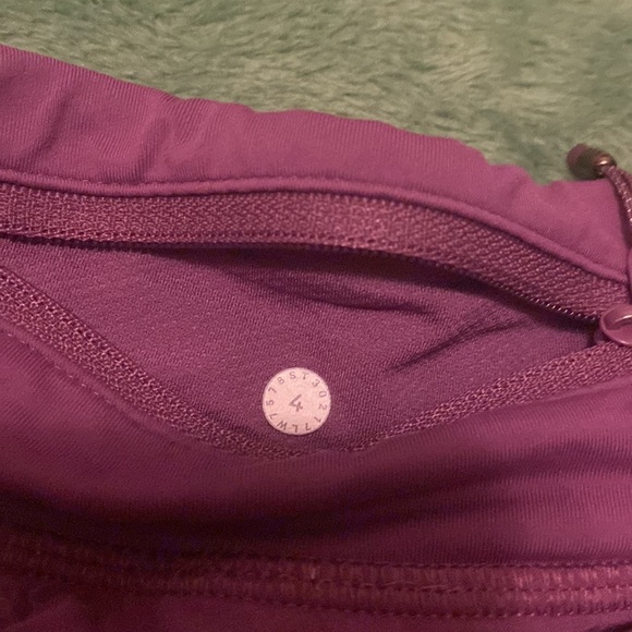 Lululemon Speed Up Shorts - Picture 3 of 5